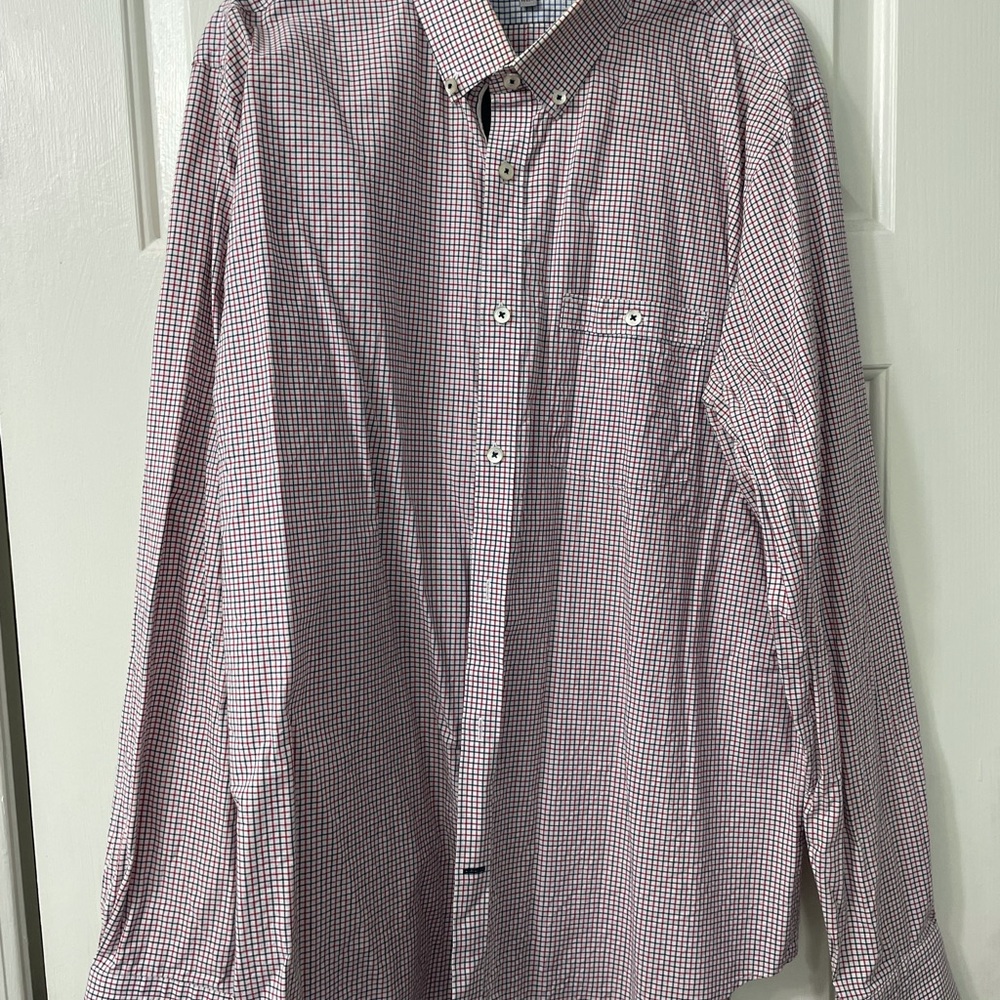 Express red navy button up